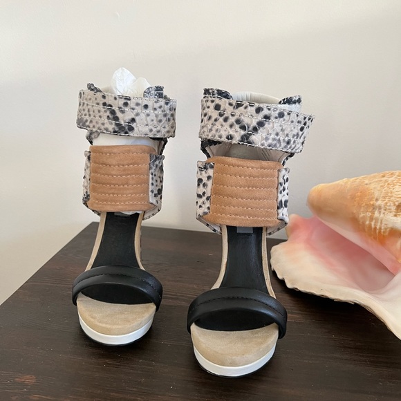 Mia Limited Edition genuine leather heels sandals - Picture 1 of 12